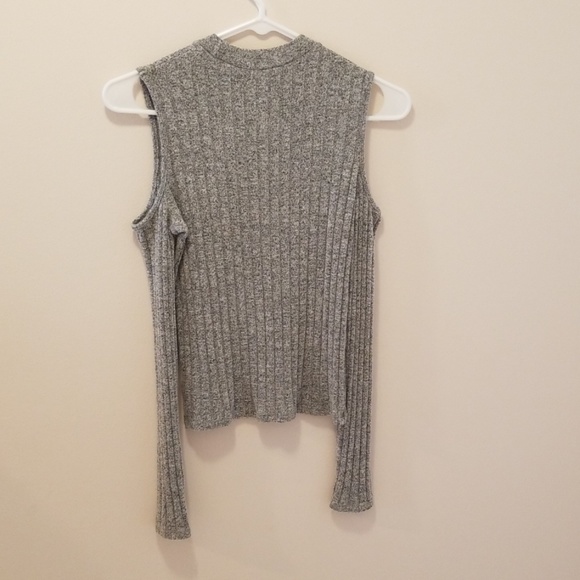 Express Ribbed Cold Shoulder Top - Picture 6 of 6